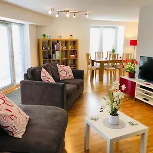 remarkable-2-bed-apartment-in-edinburgh-eh6-6du.edinburghhotelsuk.org/