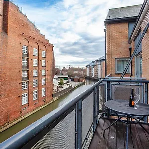 11 John Walker House Riverside. Apartment