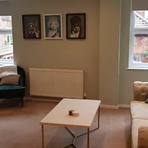 The Hidden Lady Apartment